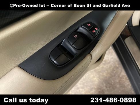Used 2016 Nissan Rogue SL w/ SL Premium Package AWD/4WD image 16