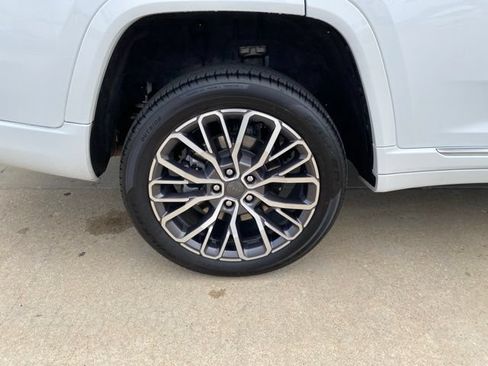 Used 2025 Jeep Grand Cherokee L Summit AWD/4WD image 26