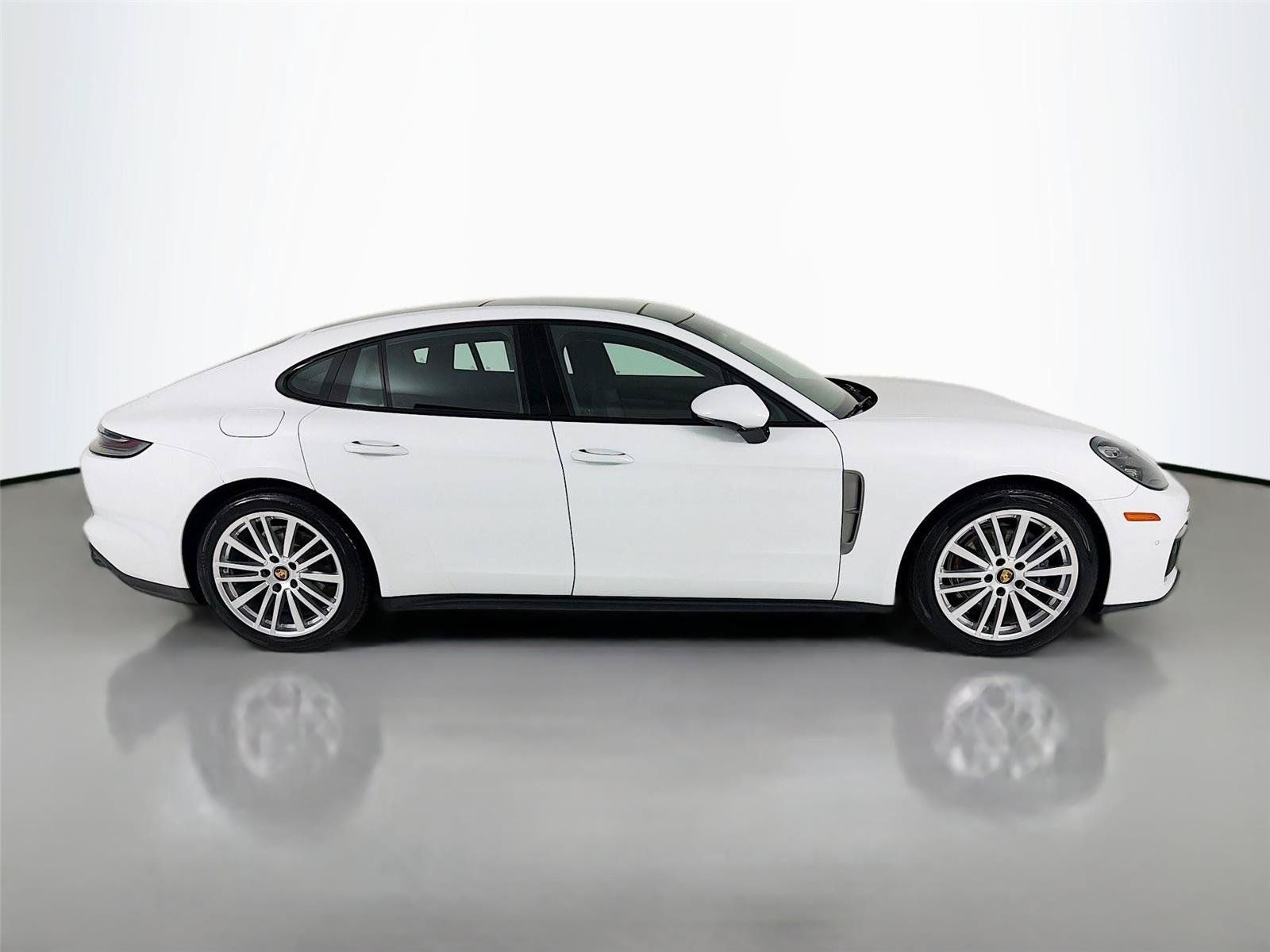 Used 2023 Porsche Panamera 4 Platinum Edition AWD/4WD image 27
