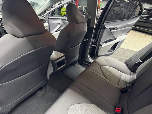 Used 2019 Toyota Camry LE w/ Carpet Mat Package image 41