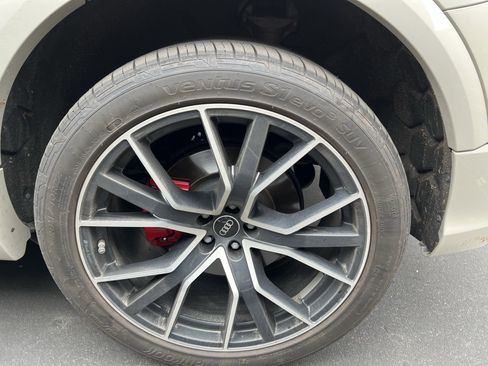 Used 2022 Audi Q8 Prestige image 13