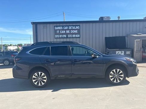 Used 2025 Subaru Outback Limited AWD/4WD image 8