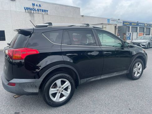 Used 2013 Toyota RAV4 XLE AWD/4WD image 10