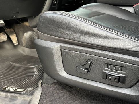 Used 2017 RAM 3500 Laramie w/ Convenience Group AWD/4WD image 13