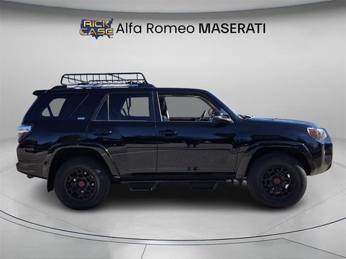 Used 2022 Toyota 4Runner SR5 Premium image 4