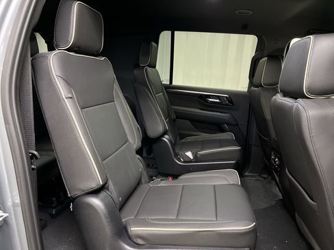 New 2025 Chevrolet Suburban Premier image 62