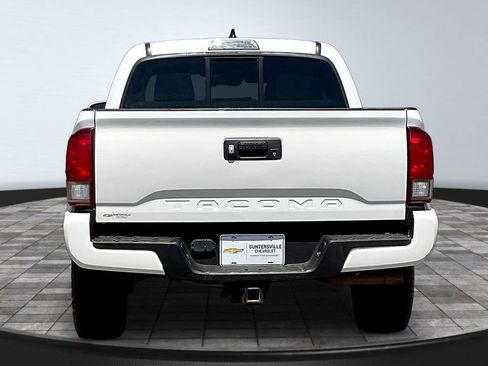 Used 2019 Toyota Tacoma SR w/ SR Convenience Package AWD/4WD image 4