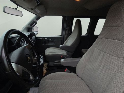 Used 2017 Chevrolet Express 3500 LT w/ LT Preferred Equipment Group image 17