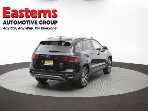 Used 2022 Volkswagen Taos SE AWD/4WD image 36