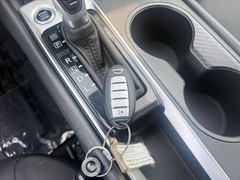 Used 2025 Nissan Altima 2.5 SV FWD image 21