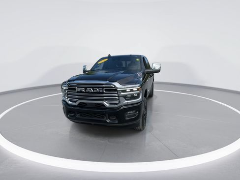 Used 2026 RAM 2500 Laramie AWD/4WD image 5