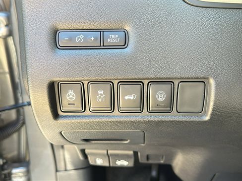 Certified 2023 Nissan Murano SL w/ SL Moonroof Package AWD/4WD image 16