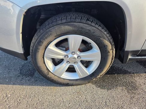 Used 2014 Jeep Compass Latitude AWD/4WD image 27