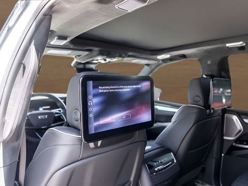 Certified 2025 Cadillac Escalade V AWD/4WD image 27