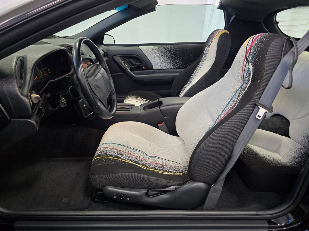 Used 1993 Chevrolet Camaro Z28 RWD image 58