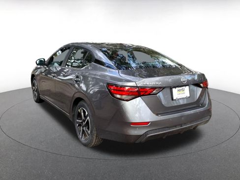 Used 2025 Nissan Sentra SV image 5