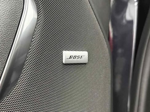 Used 2023 GMC Yukon XL SLT image 12