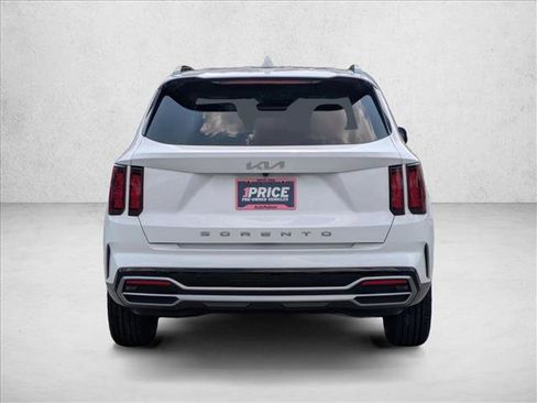 Used 2022 Kia Sorento S image 7