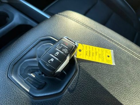 Used 2025 RAM 1500 Laramie AWD/4WD image 30