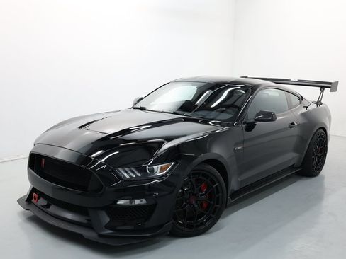 Used 2019 Ford Mustang Shelby GT350R w/ GT350R Equipment Group 920A RWD image 54