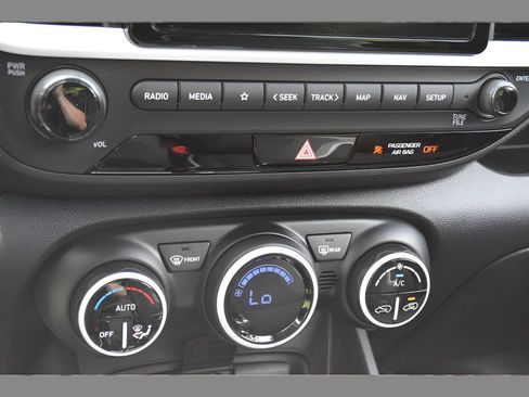 New 2025 Hyundai Venue Limited image 15