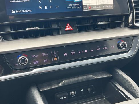 Used 2023 Kia Sportage EX image 17