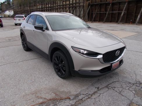 Used 2024 MAZDA CX-30 AWD 2.5 S w/ Select Sport Pkg image 3