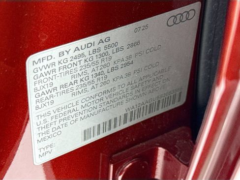 Used 2025 Audi Q5 Premium Plus w/ Premium Plus AWD/4WD image 35