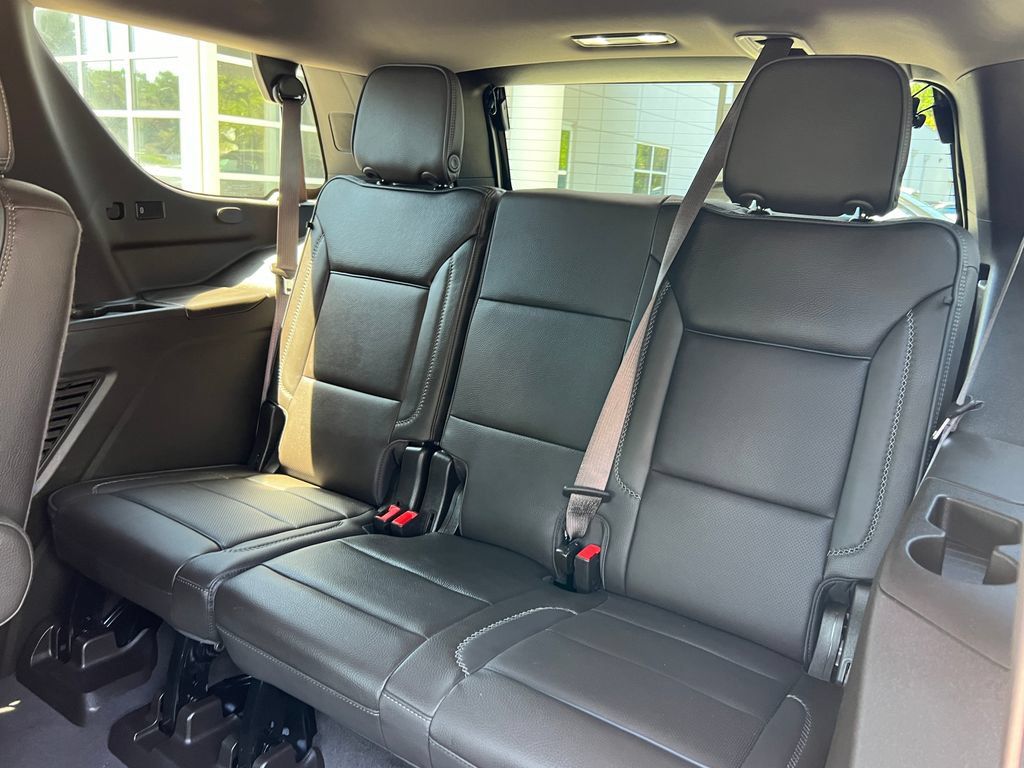 Used 2024 GMC Yukon Denali AWD/4WD image 17