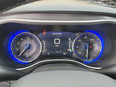 New 2026 Chrysler Pacifica Select image 9