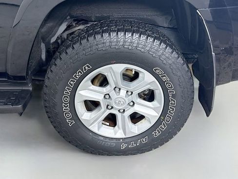 Used 2017 Toyota 4Runner SR5 image 29