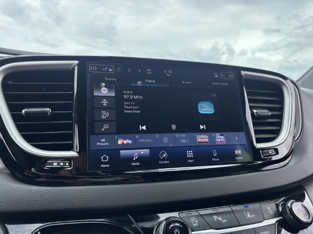 Used 2025 Chrysler Pacifica Select FWD image 23