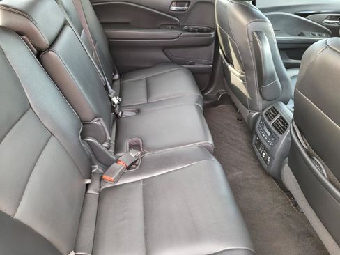 Used 2020 Honda Pilot Touring image 13