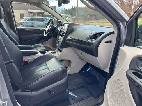 Used 2020 Dodge Grand Caravan Crew w/ Quick Order Package 29L image 6