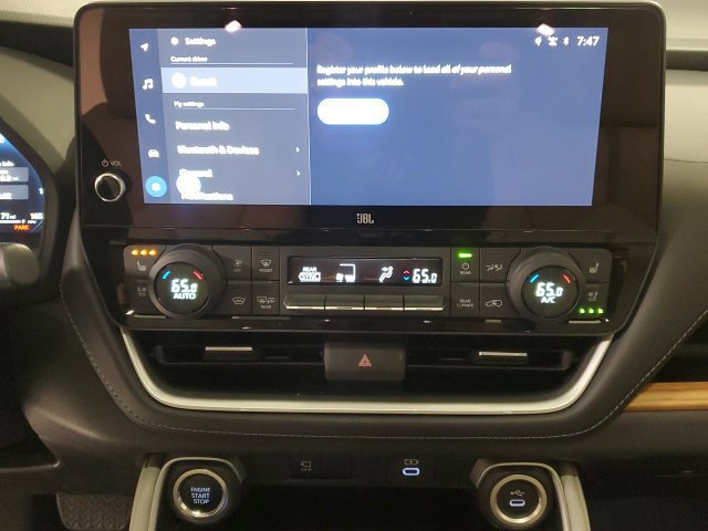 Used 2025 Toyota Grand Highlander AWD image 21