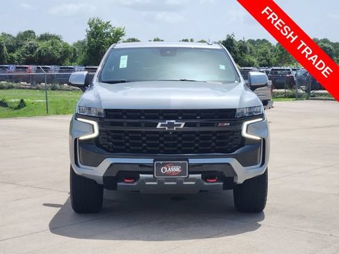 Used 2024 Chevrolet Suburban Z71 w/ Luxury Package AWD/4WD image 2