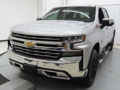 Used 2019 Chevrolet Silverado 1500 LTZ AWD/4WD image 8