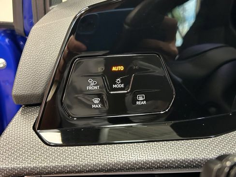 Used 2024 Volkswagen Golf R AWD/4WD image 13