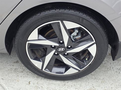 Used 2023 Hyundai Elantra SEL w/ Convenience Package image 31