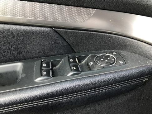 Used 2018 Ford Explorer XLT w/ Equipment Group 201A AWD/4WD image 11