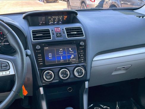 Used 2018 Subaru Forester 2.5i Premium image 6