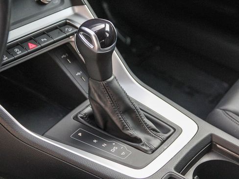 Used 2023 Audi Q3 2.0T Premium w/ Convenience Package image 21