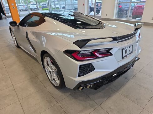 Used 2020 Chevrolet Corvette Stingray Preferred Cpe w/ 2LT Preferred Equipment Group RWD image 11