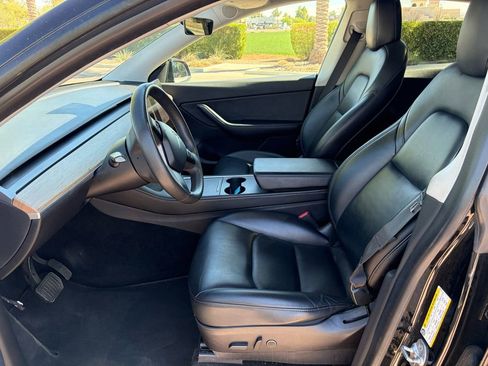 Used 2021 Tesla Model Y Long Range image 8