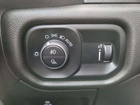 Used 2025 RAM 1500 Classic Warlock image 27