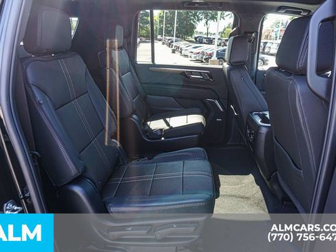 Used 2026 Chevrolet Suburban High Country w/ Sun And Tow Package AWD/4WD image 24