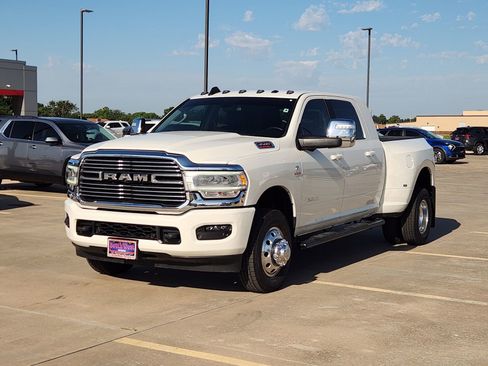 Used 2024 RAM 3500 Laramie w/ Towing Technology Group AWD/4WD image 2