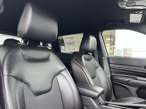 New 2026 Jeep Compass Latitude image 25