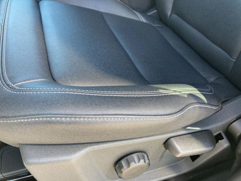 New 2025 Ford Bronco Badlands image 8