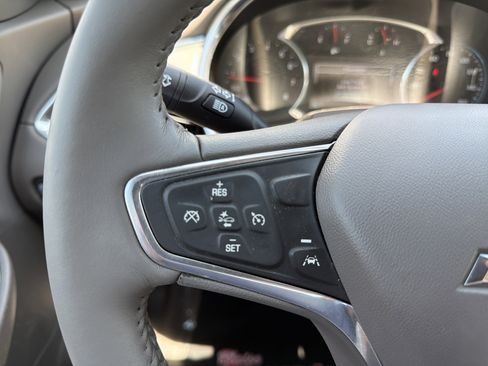 Used 2017 Chevrolet Malibu LT w/ Leather Package FWD image 19